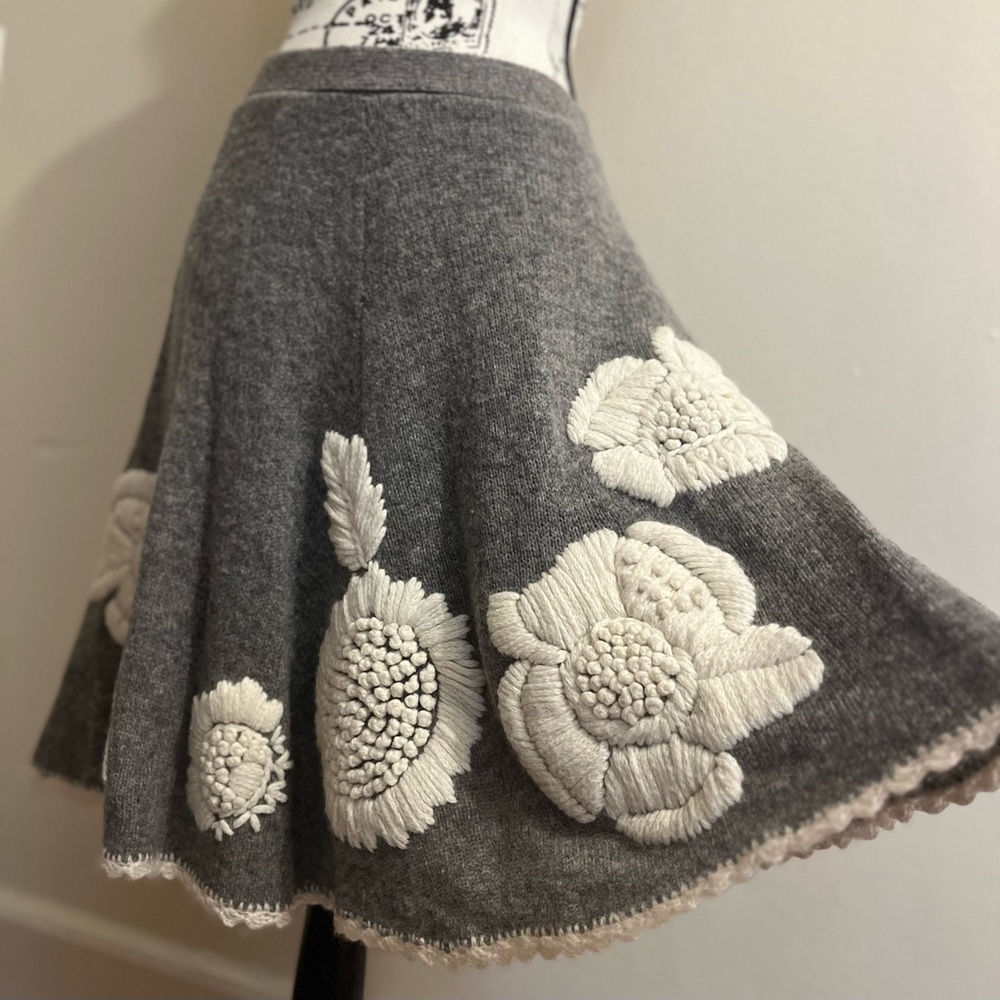 Chic Gray A-Line Skirt with White Floral Design